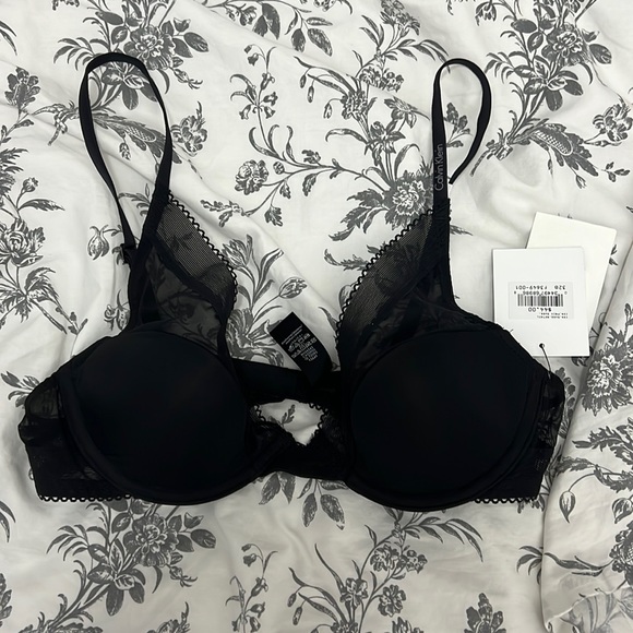 Calvin Klein Unpadded Plunge Bra - Picture 1 of 7